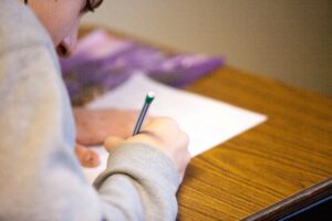 Examinando el futuro laboral de los jóvenes: ¿dónde se encuentran las oportunidades este 2025?