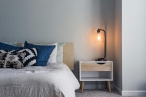 Los españoles que comparten vivienda destinaron el 23% de su salario al pago de una habitación en 2024